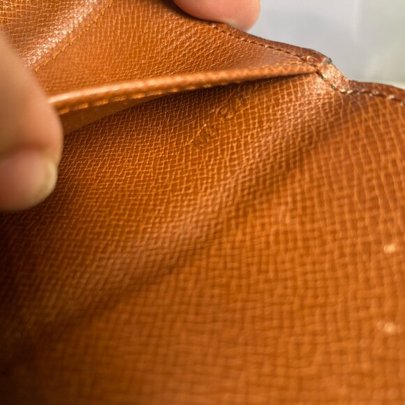 AUTHENTIC LOUIS VUITTON MULTICLES6 KEY CASE - Picture 4 of 4